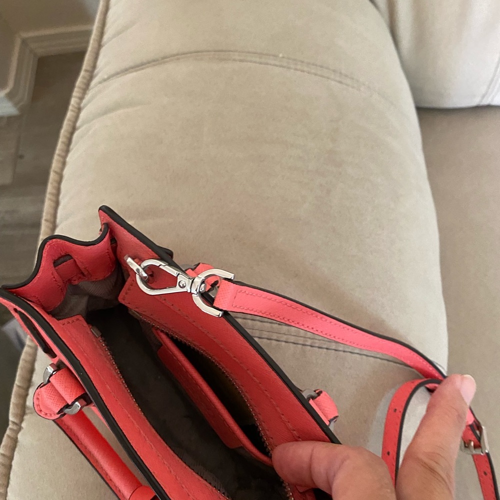 Cute Pink Xtra Small Michael Kors handbag. - Picture 4 of 4
